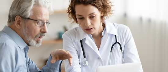 Freie Arztwahl: Ärztin und Patient